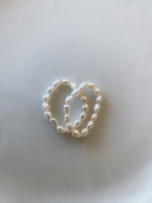 Stretchy Pearl Ring