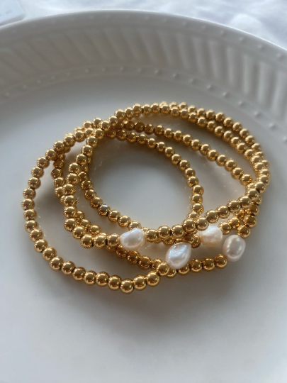 Stretchy Pearl Bracelet